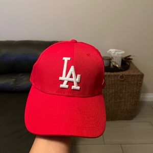 MLB: Red LA Dodgers cap